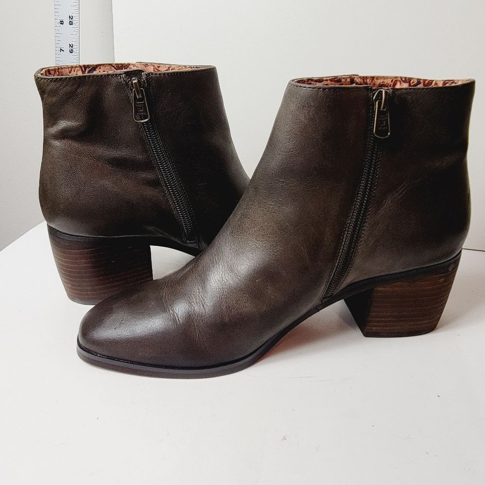 Lucky Brand Malvelia Rustic Grey Leather Ankle Boot Size 10 - Picture 8 of 12